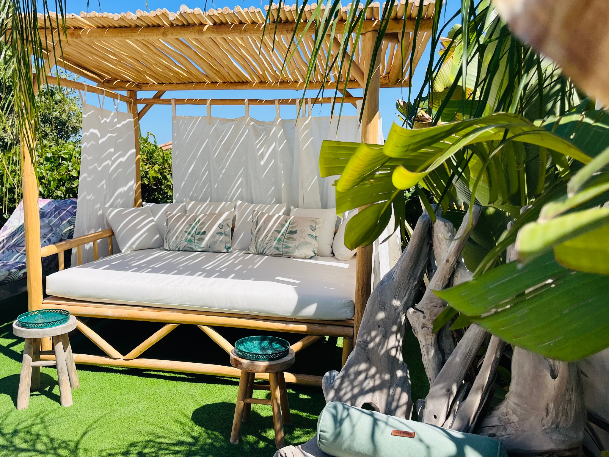 Espace de détente extérieur de la Villa Alisa
